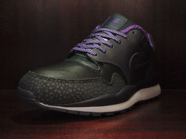 nike-air-safari-black-purple-00