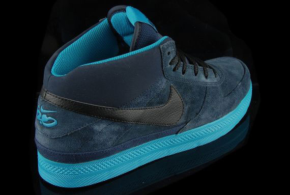 morir masculino tema Nike 6.0 Mavrk Mid 2 - Obsidian - Black - Glass Blue - SneakerNews.com