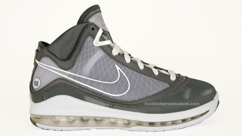 Air_Max_LeBron_VII_cool_grey