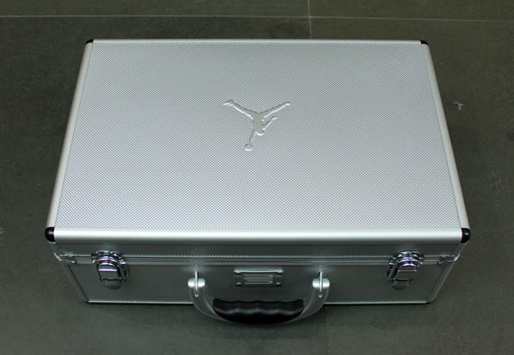 air jordan suitcase