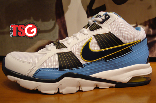 ladainian-tomlinson-nike-trainer-sc-2010