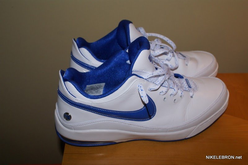 nike-air-max-lebron-7-low-pe-universit-of-kentucky-1-01