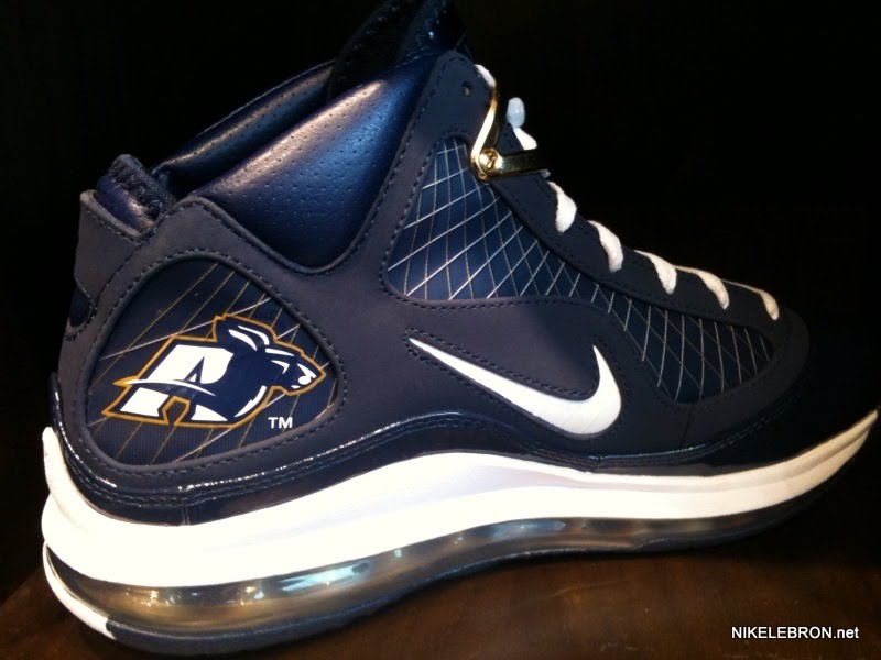 nike-air-max-lebron-7-pe-university-of-akron-2-04 nike-air-max-lebron-7-pe-university-of-akron-2-04