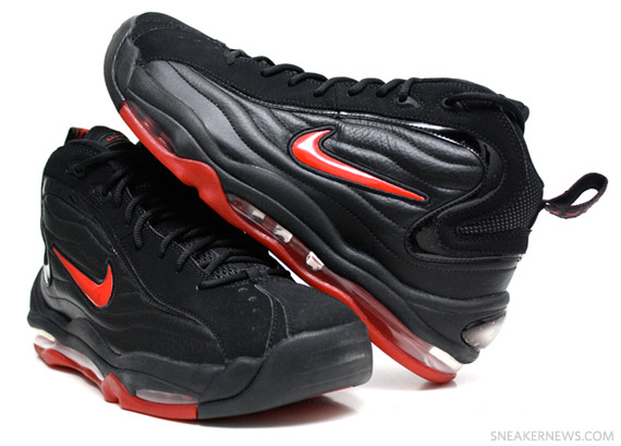 Nike Air Total Max Uptempo - Black / Varsity Red