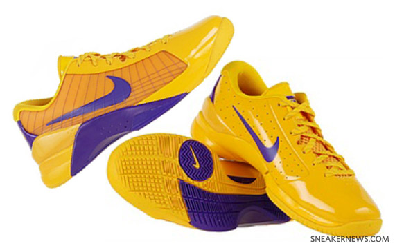 nike-hyperdunk-low-snake-pool-3