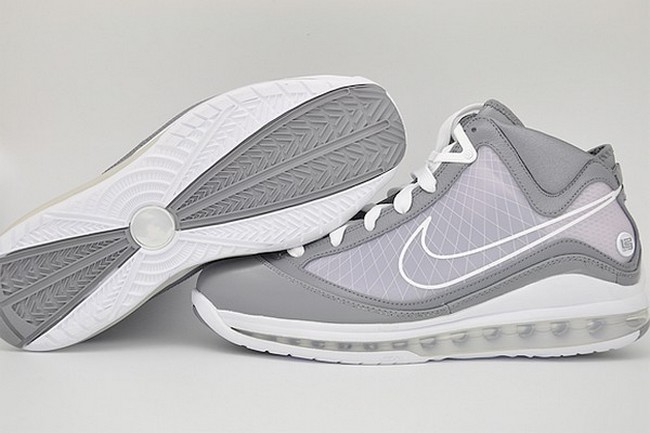 nike-air-max-lebron-7-gr-cool-grey-white-5-01