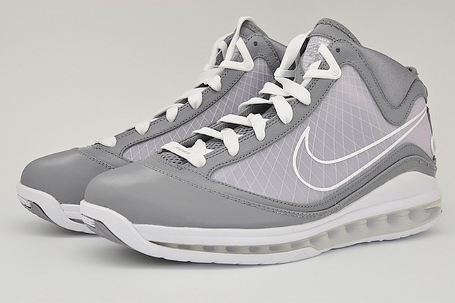 nike-air-max-lebron-7-gr-cool-grey-white-5-02