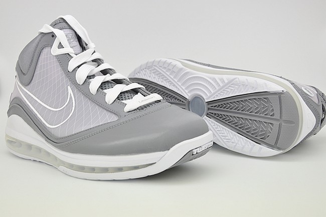 nike-air-max-lebron-7-gr-cool-grey-white-5-08