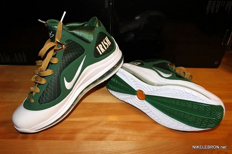 nike-air-max-lebron-7-pe-svsm-away-2-01 nike-air-max-lebron-7-pe-svsm-away-2-01