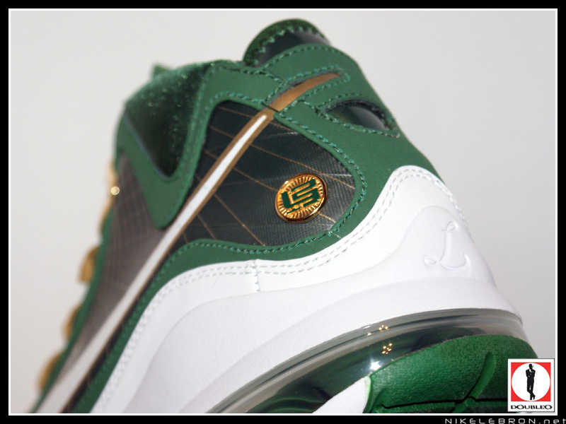 nike-air-max-lebron-7-pe-svsm-away-3-04 nike-air-max-lebron-7-pe-svsm-away-3-04