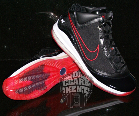 Lebron store 7 bred