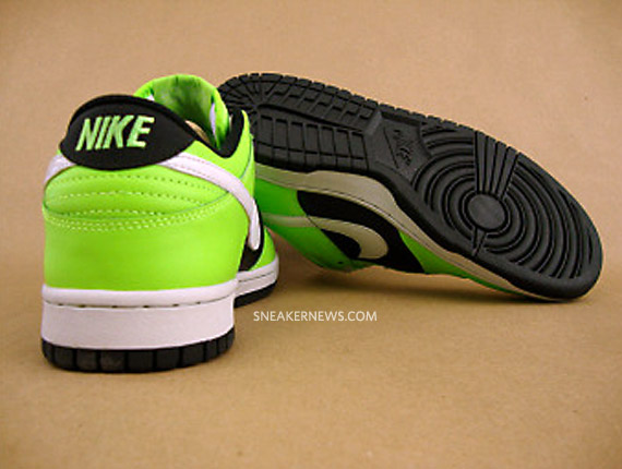 Nike WMNS Dunk Low - Electric Green - Black - Available