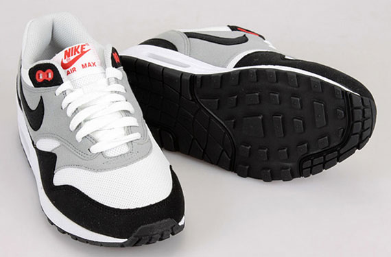 Nike Wmns Air Max 1 Black Silver Red 1