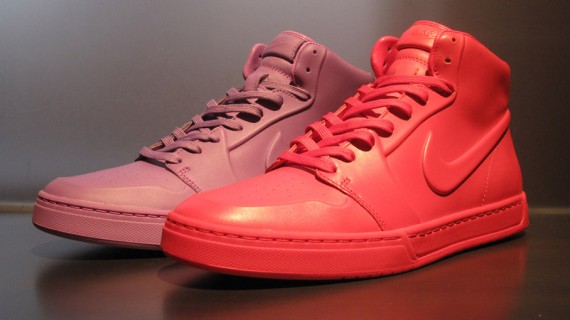 NIKE ナイキ WMNS AIR ROYALTY MID VT RED
