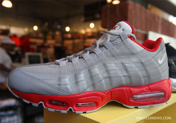 Footaction air hot sale max 95