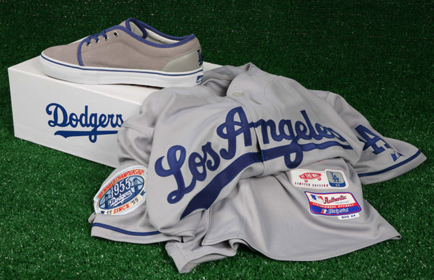 la-dodgers-vans-vault-106-sk8-hi-lx-opening-day-04 La Dodgers Vans Vault 106 Sk8 Hi Lx Opening Day 04