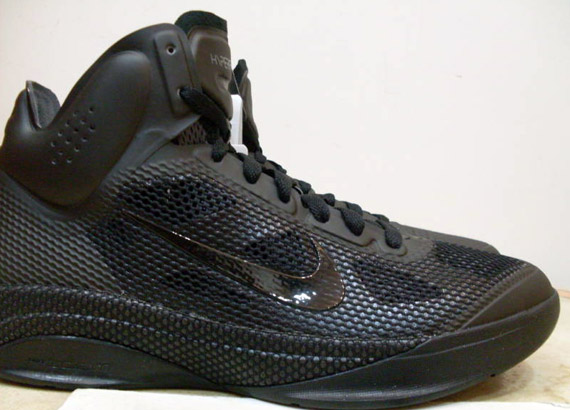 Nike Hyperfuse Black Dark Grey Sample 1