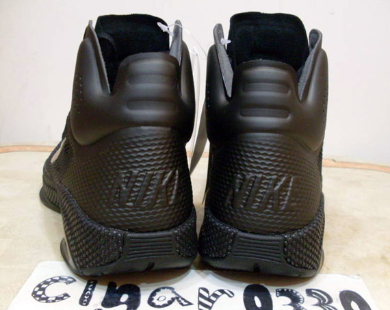 Nike Hyperfuse Black Dark Grey Sample 4