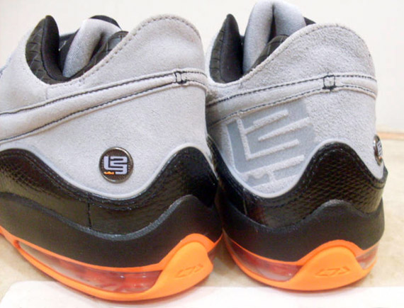 Nike LeBron VII Low - Wolf Grey - Total Orange - Sample