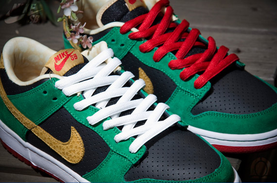 Nike Sb Dunk Low Marvin The Martian 1