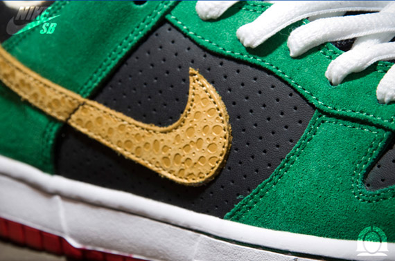 Nike Sb Dunk Low Marvin The Martian 3