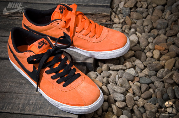 nike back Sb Zoom Bruin Orange Black 1