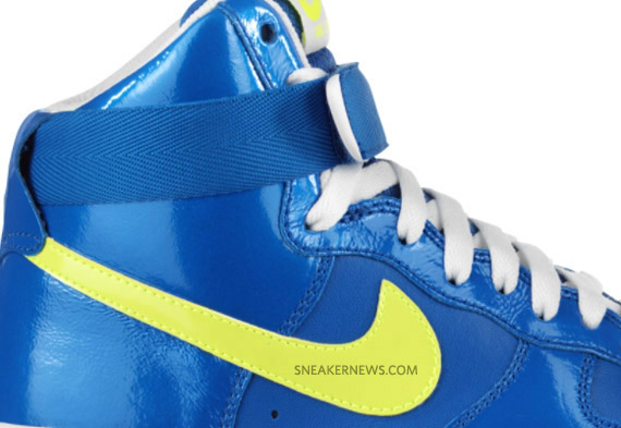 Nike Wmns Air Force 1 High Sapphire Blue Volt 2