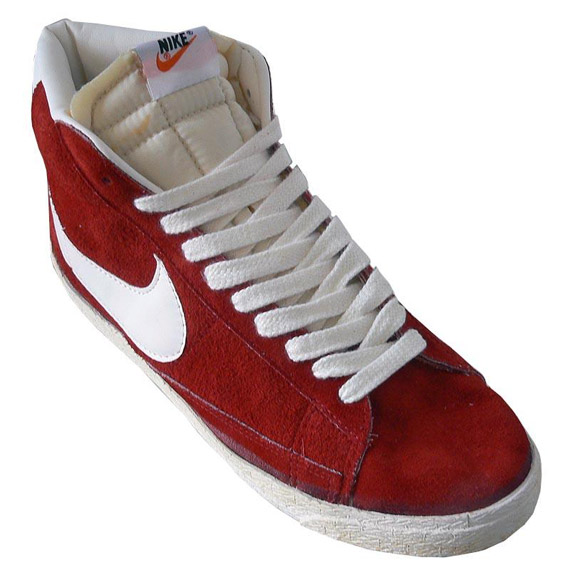 27 01 2009 Nike Blazer Red Detail1