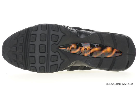 Nike Air Max 95 Black Total Orange 05