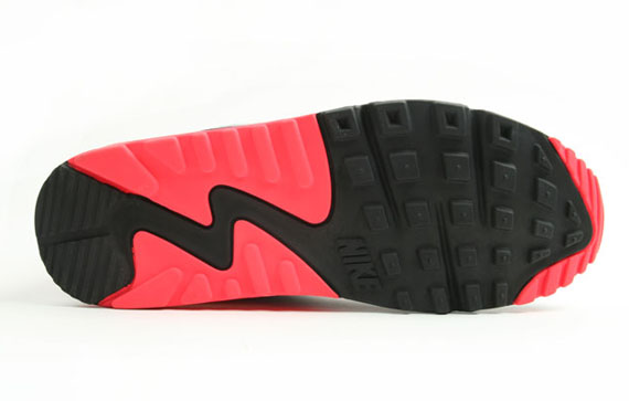 Nike Air Max90 Infrared New Images 03