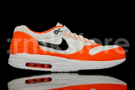 Nike Air Maxim 1 Orange White Black 06