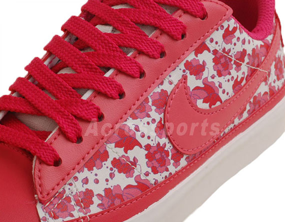 Nike Wmns Blazer Low Ap 10