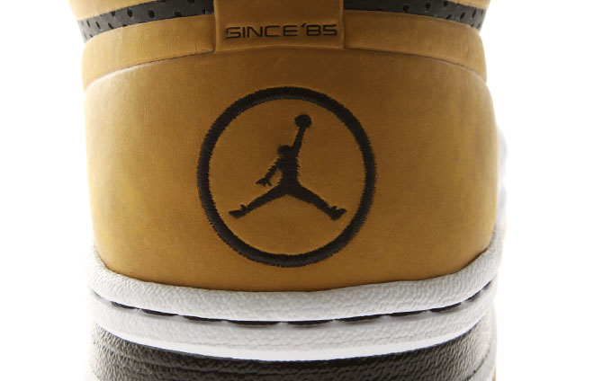 Air Jordan Alpha 1 Chocolate Black 02