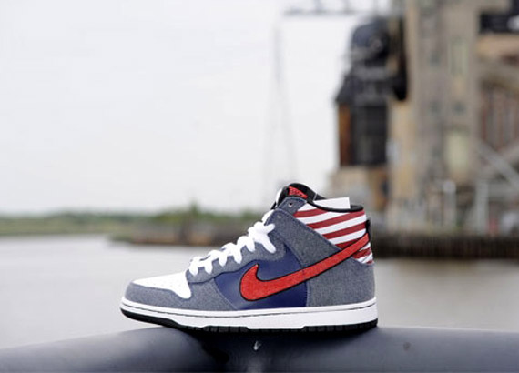 Nike SB Dunk High QS - Born In The USA | July 2010