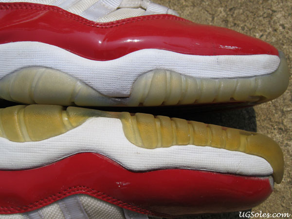 how to clean yellow bottoms on jordans