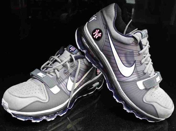 Nike Air Max Trainer x New York Yankees!  Nike air max trainers, Nike, Nike  air max