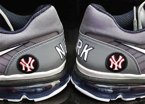 Nike Trainer 1 New York Yankees 2009 Promo BOMID142320A Size 10