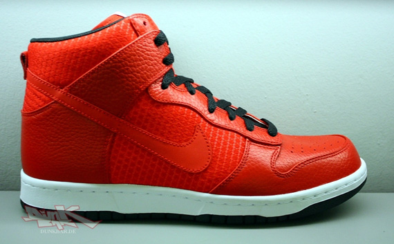 Nike Dunk High Red Textile 01