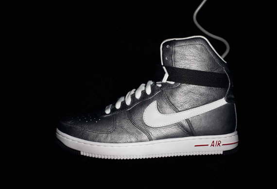 Nike Sportswear Holiday 2010 Air Force 1 01