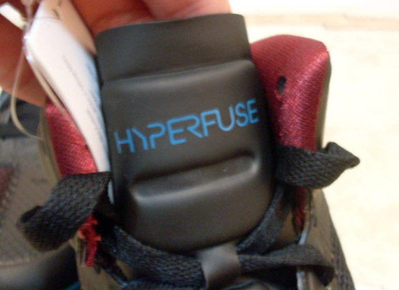 Nike Wmns Hyperfuse Black Blustery Team Red Sample 7