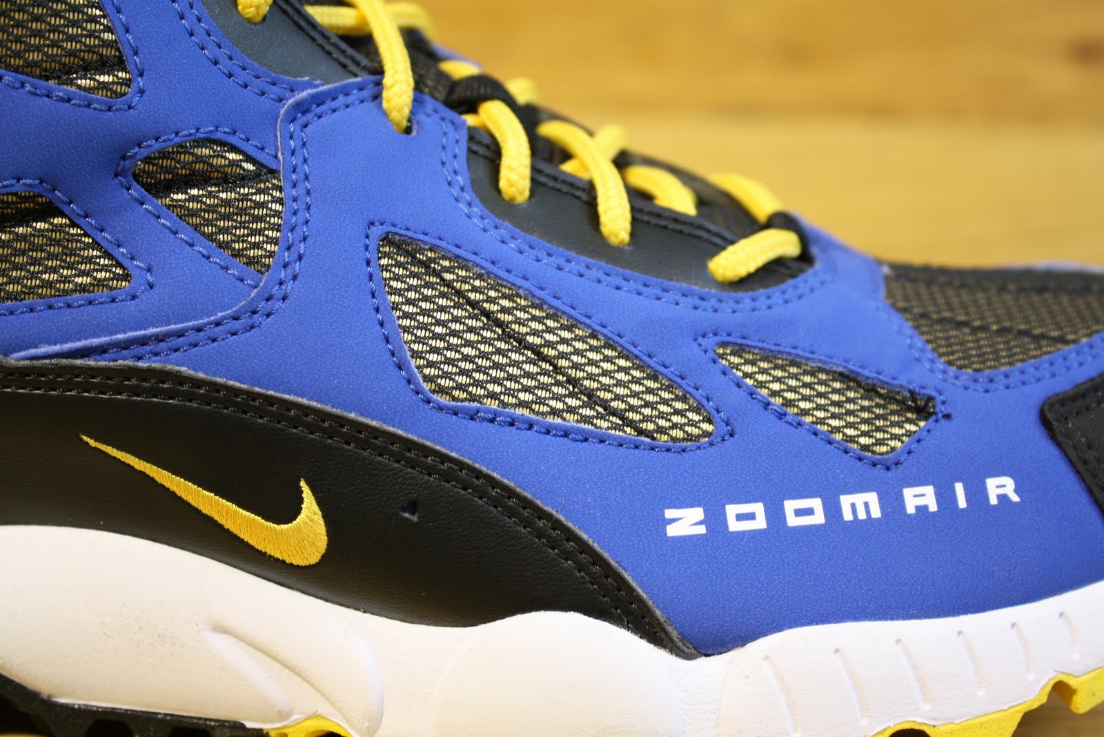 nike zoom blue and yellow