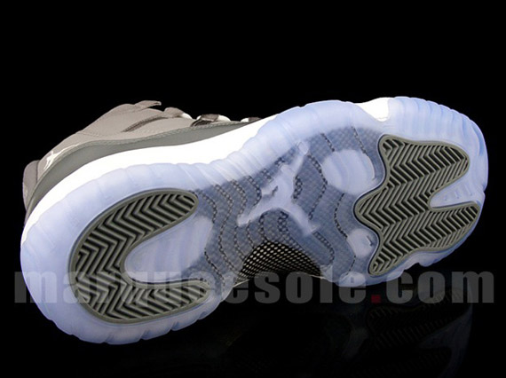 Air Olive jordan Xi Retro Cool Grey Holiday 2010 3