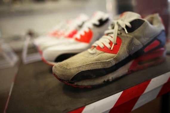 Nike Air Max 90 Infrared Release + Exhibit @ HHV Berlin
