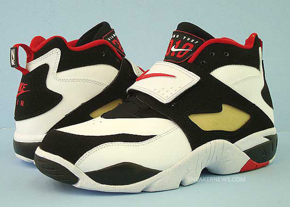 Nike Air Diamond Turf Retro – OG Colorway | Available on eBay