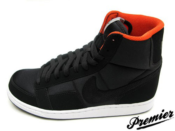 Nike Dynasty81 Black3