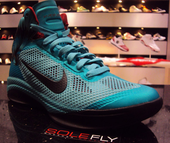 Nike Hyperfuse Retro Sole Fly