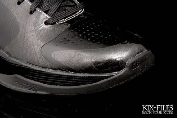 Nike Zoom Kobe V X 'Blackout' | Available