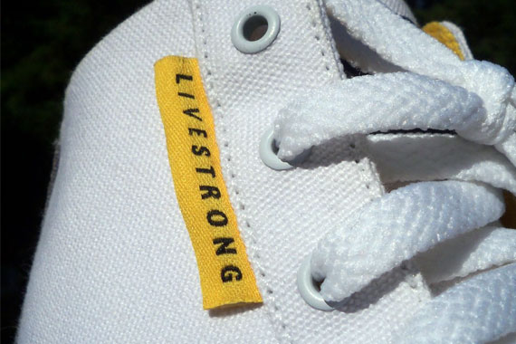 Nike Sweet Classic High - Livestrong | Promo Sample
