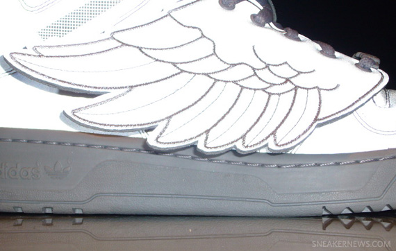 Adidas Jeremy Scott Wings Silver 3m 06