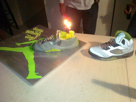 Air Jordan V Retro Green Bean Birthday Cake 02